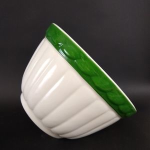 Italian leaning mixing bowl